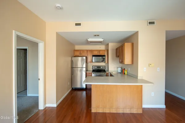 $1,250 | 31-33 North Pearl Street, Unit 4B, Albany, NY 12207