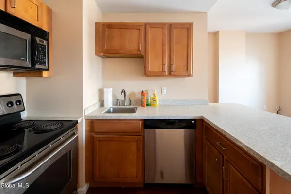 $1,250 | 31-33 North Pearl Street, Unit 4B, Albany, NY 12207