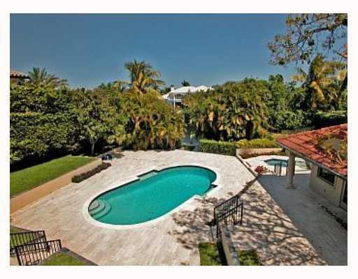 289 W Road Boca Raton, FL 33432 - Photo 11 of 16 Swimming Pool/Hot Tub/Sauna