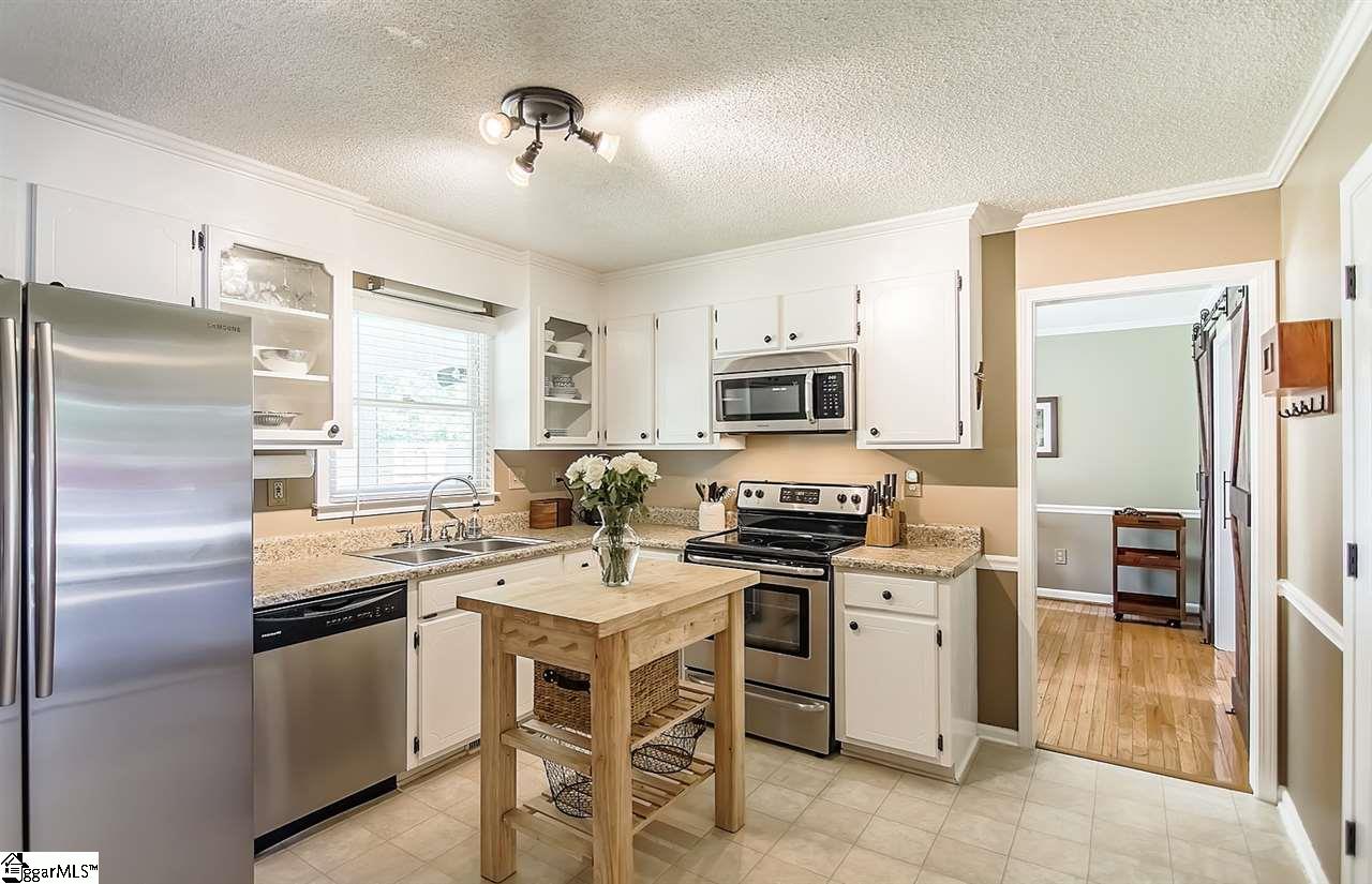 607 Lenhardt Road Greenville, SC 29611 - Photo 12 of 31 Gallery Image 12