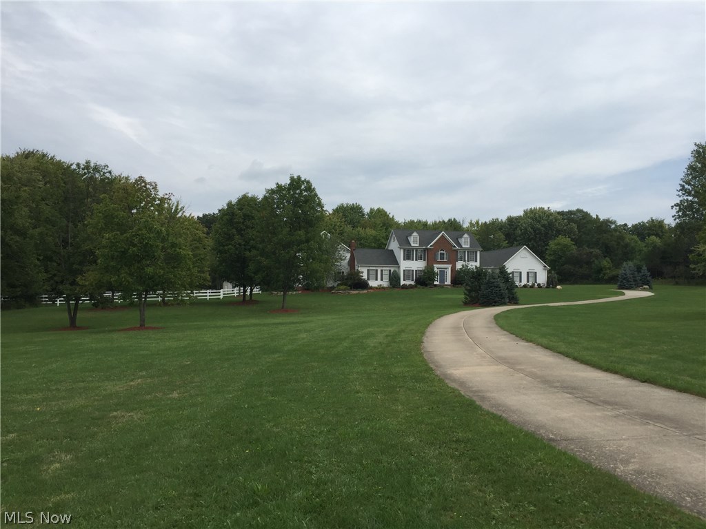 7947 Valley View Road Hudson, OH 44236 - Photo 2 of 32