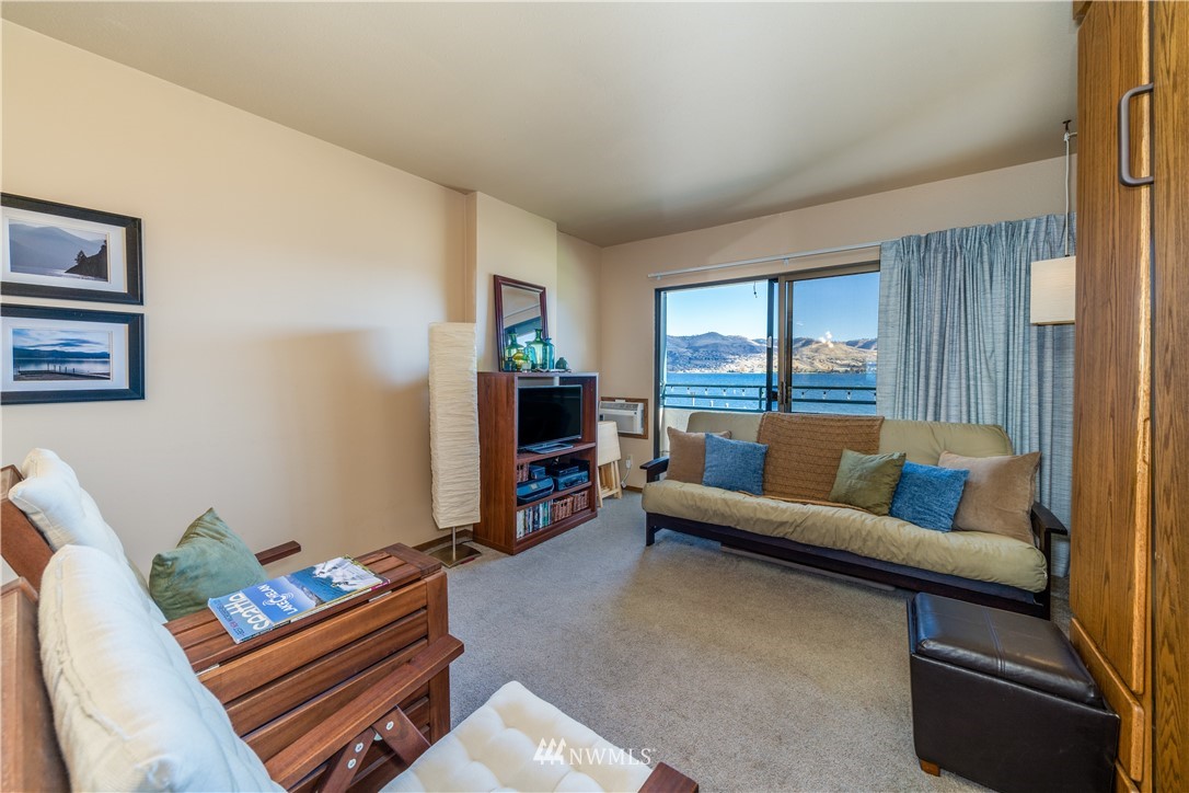 60 South Lakeshore Road Chelan, WA 98816 - Photo 3 of 25 Gallery Image 3