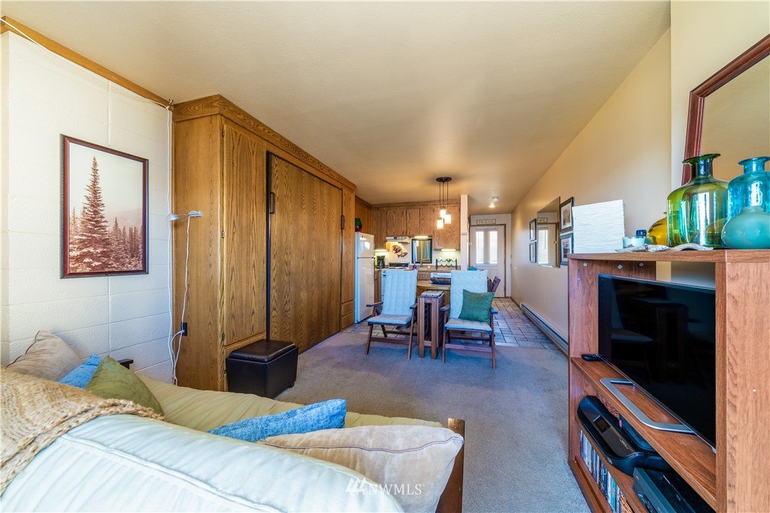 60 South Lakeshore Road Chelan, WA 98816 - Photo 7 of 25 Gallery Image 7