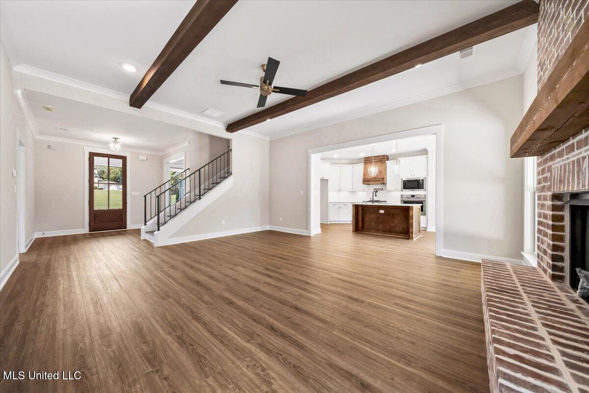 14691 Hidden Loop Byhalia, MS 38611 - Photo 13 of 66 Great Room/Foyer View