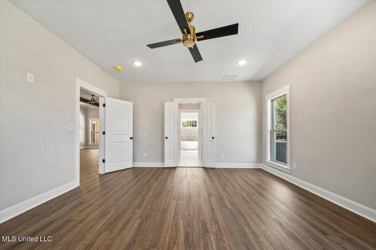 14691 Hidden Loop Byhalia, MS 38611 - Photo 30 of 66 Primary Bedroom c