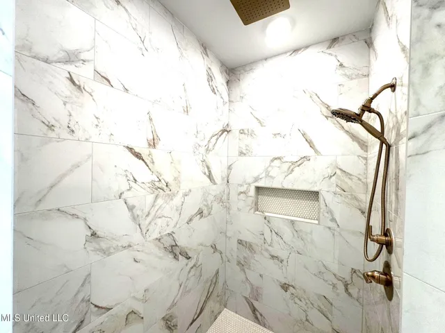 $560,000 | 14691 Hidden Loop, Byhalia, MS 38611