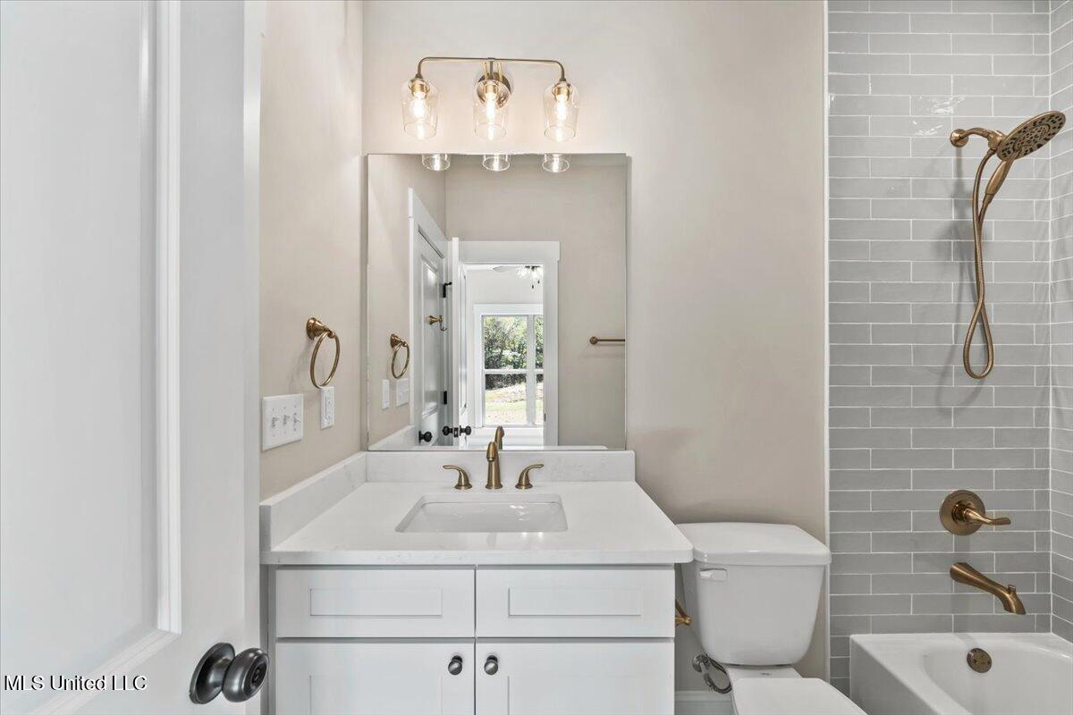 14691 Hidden Loop Byhalia, MS 38611 - Photo 38 of 66 Bathroom 2 b