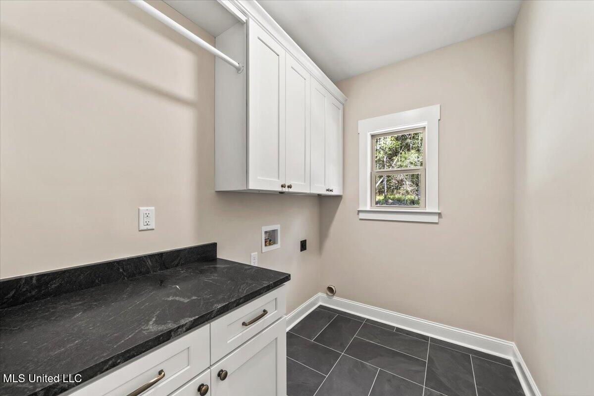 14691 Hidden Loop Byhalia, MS 38611 - Photo 40 of 66 Laundry