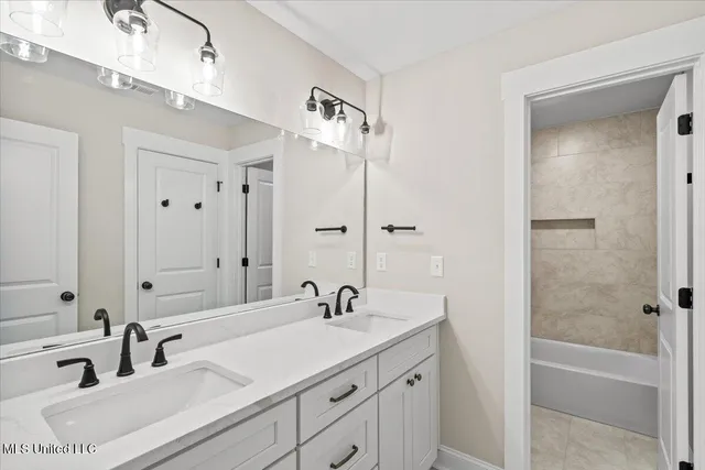 $560,000 | 14691 Hidden Loop, Byhalia, MS 38611