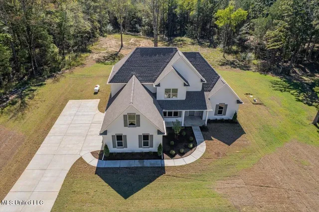 $560,000 | 14691 Hidden Loop, Byhalia, MS 38611