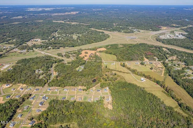 $560,000 | 14691 Hidden Loop, Byhalia, MS 38611