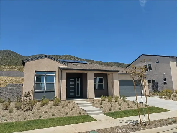 $894,990 | 15936 Conservatory Drive, Fontana, CA 92336