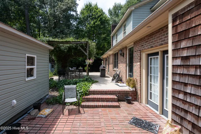 $399,000 | 401 Martinsborough Road, Greenville, NC 27858