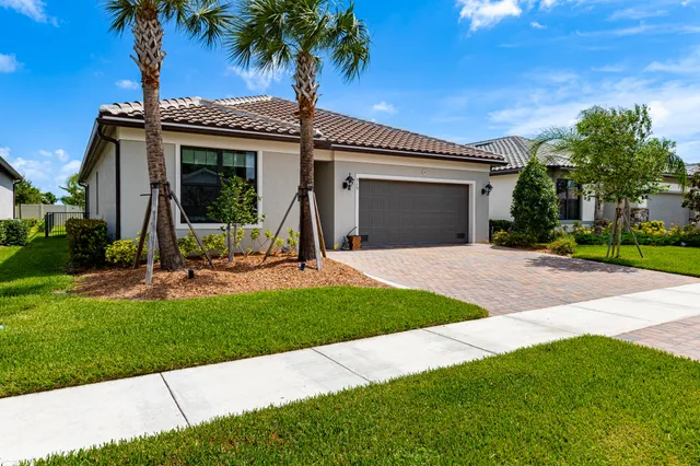 $472,000 | 519 Southeast Villandry Way, Port St. Lucie, FL 34984