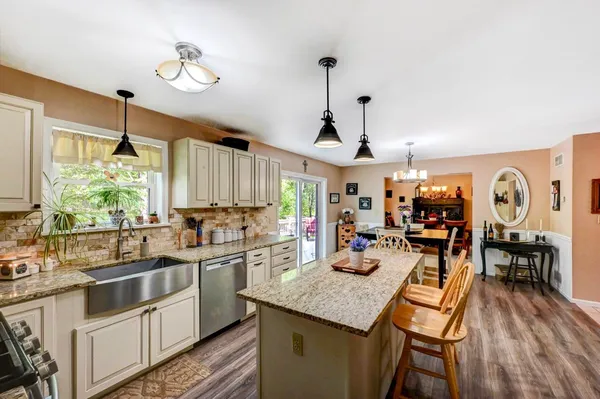 $434,900 | 128 Embill Drive, Blakeslee, PA 18610