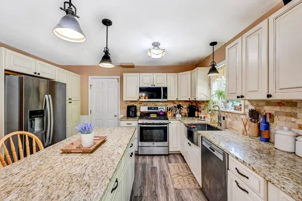 $434,900 | 128 Embill Drive, Blakeslee, PA 18610