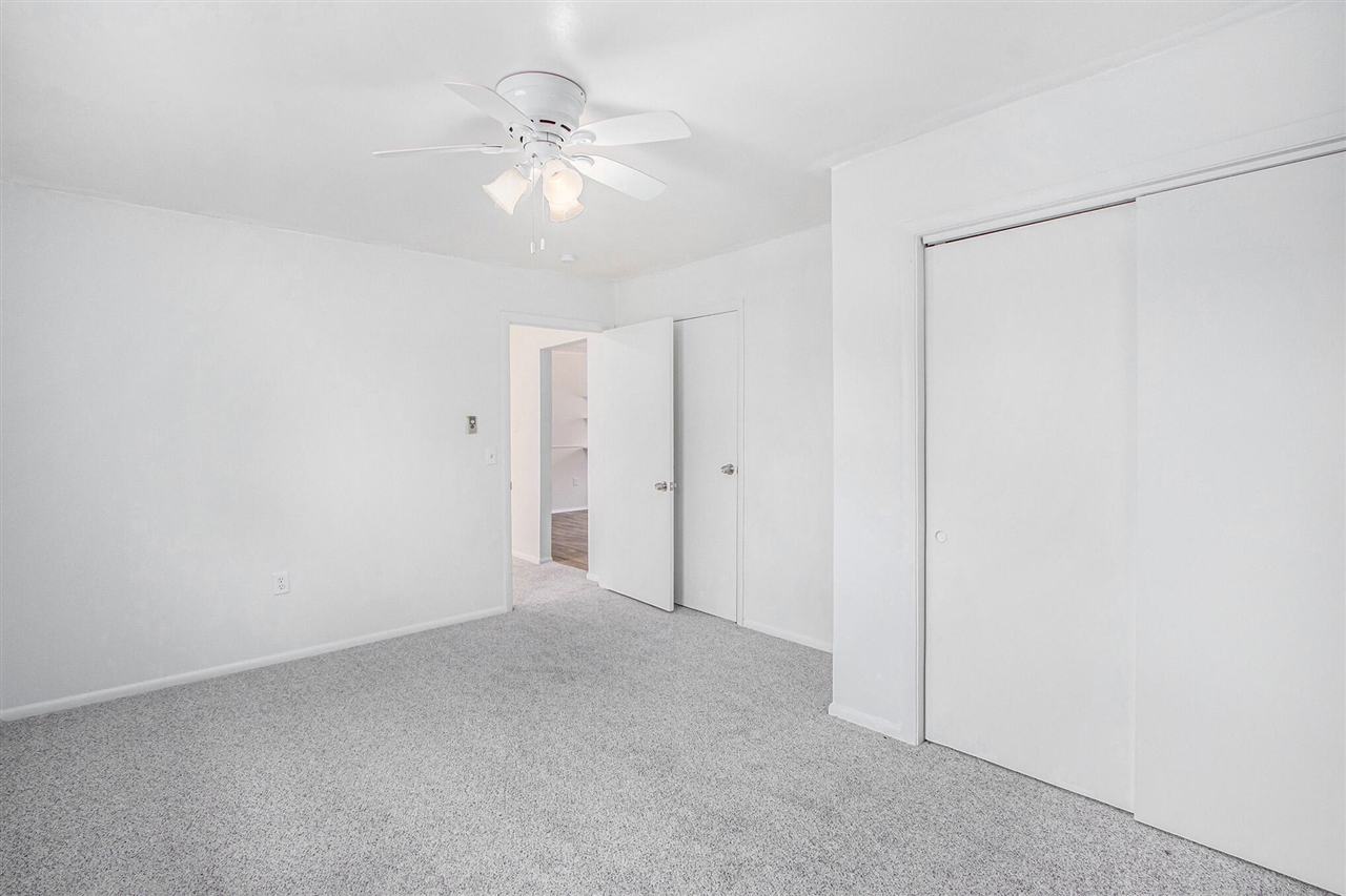 10477 South Sprinkle Road Vicksburg, MI 49097 - Photo 13 of 36