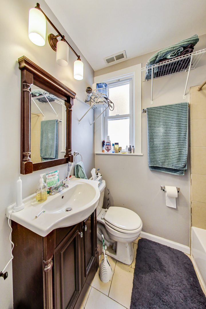 3611 West George Street Chicago, IL 60618 - Photo 27 of 54