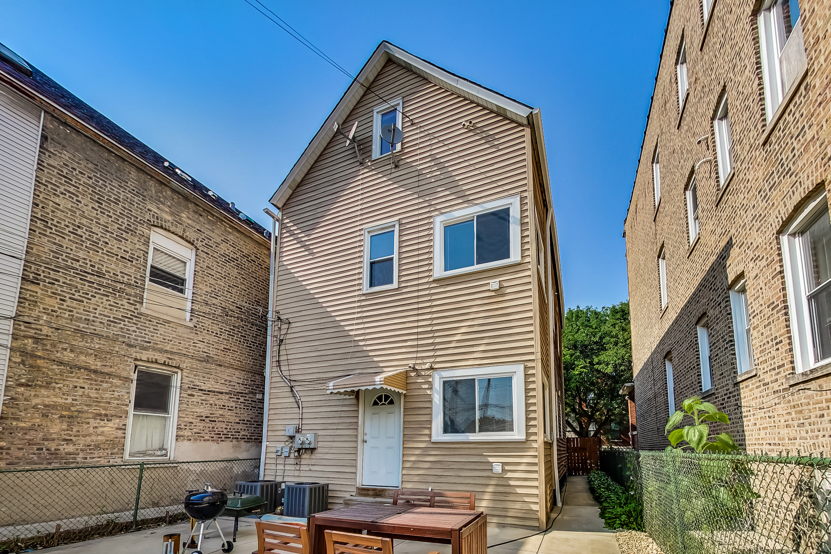 3611 West George Street Chicago, IL 60618 - Photo 41 of 54
