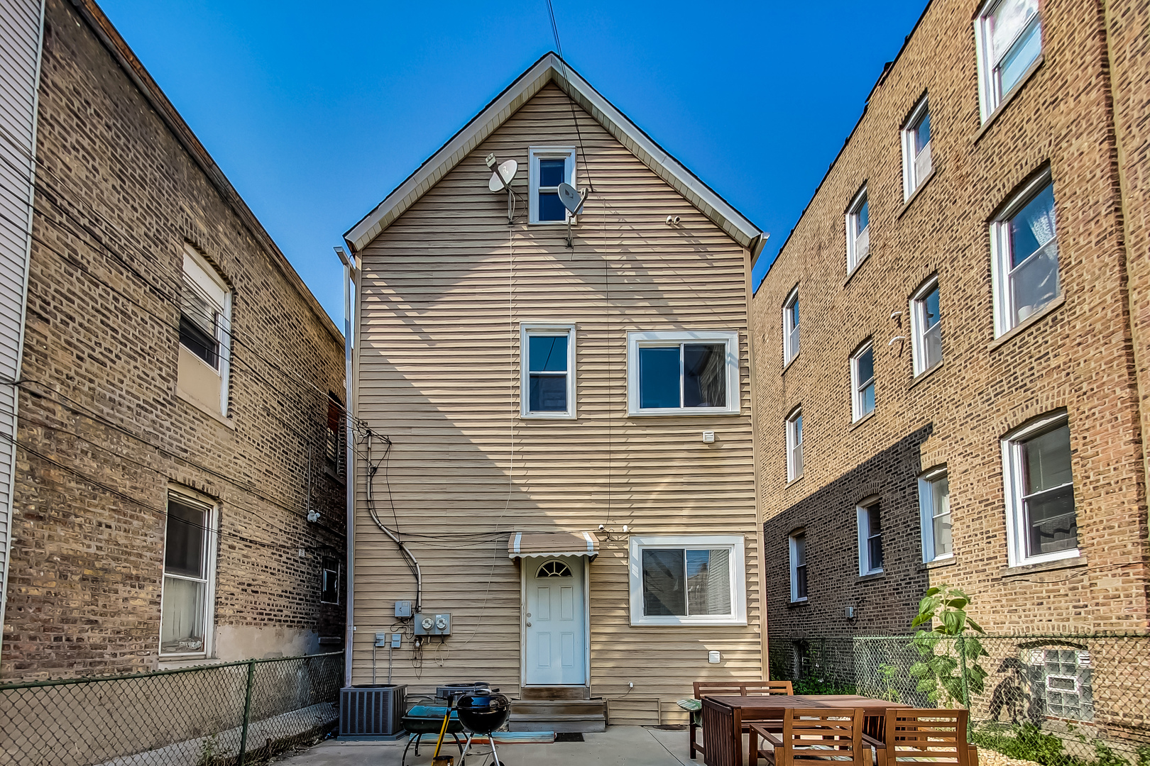 3611 West George Street Chicago, IL 60618 - Photo 42 of 54