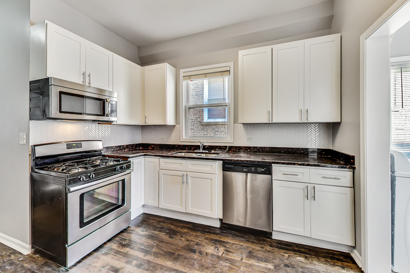 3611 West George Street Chicago, IL 60618 - Photo 10 of 54