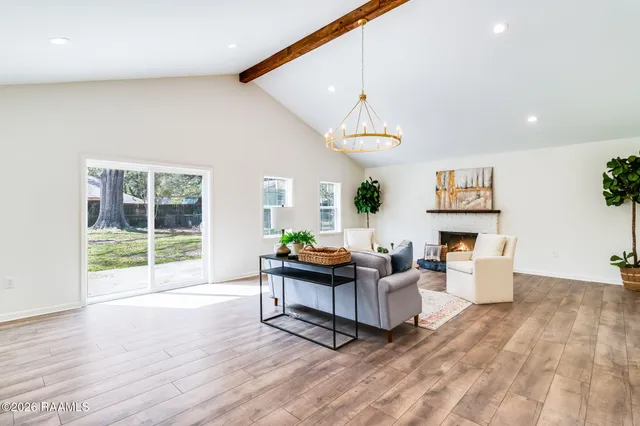 $340,000 | 310 Elmwood Drive, Lafayette, LA 70503