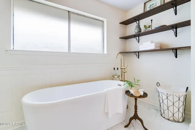 $340,000 | 310 Elmwood Drive, Lafayette, LA 70503