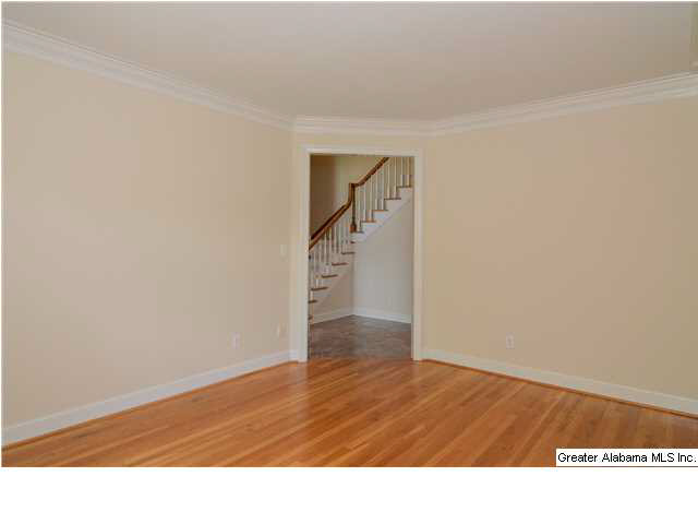 2052 Magnolia Ridge Birmingham, AL 35243 - Photo 7 of 32