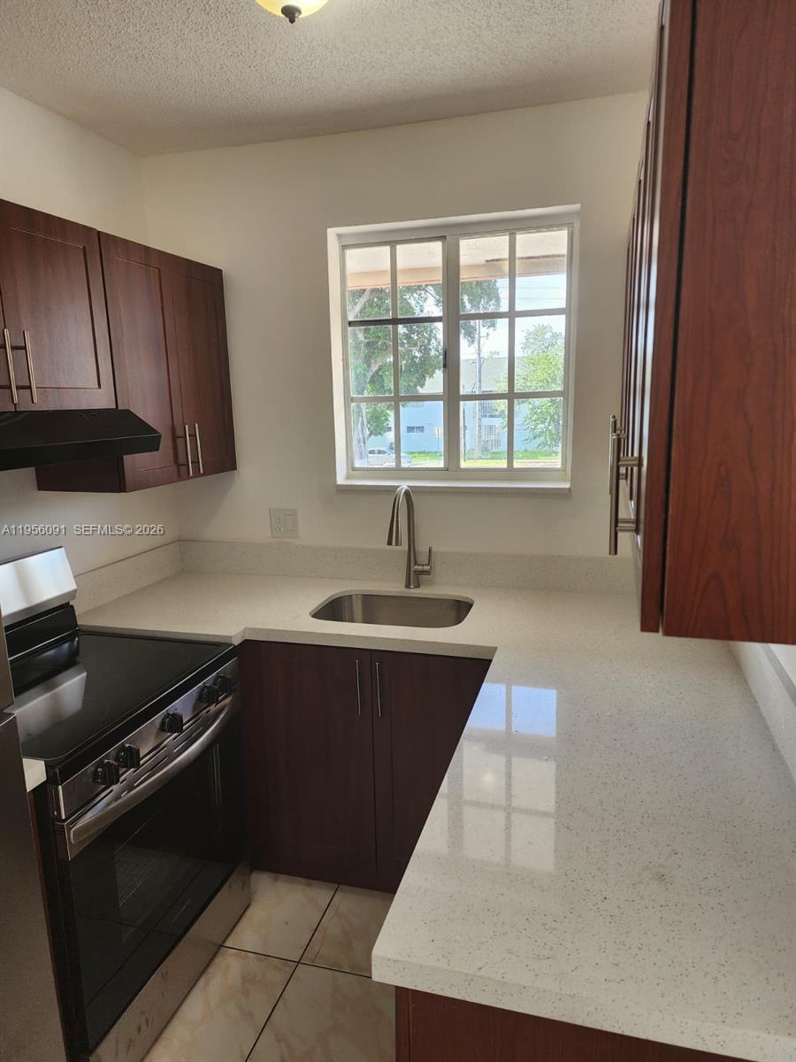 10805 Southwest 86th Street, Unit 12 Miami, FL 33173 - Photo 4 of 21