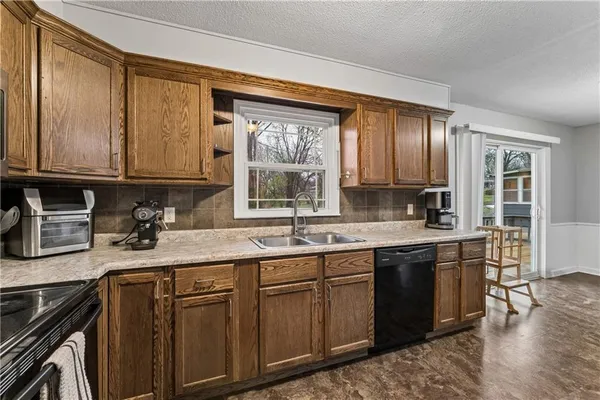 $160,000 | 307 Ridge Street, Sweet Springs, MO 65351