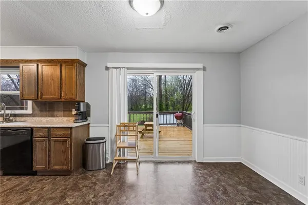 $160,000 | 307 Ridge Street, Sweet Springs, MO 65351