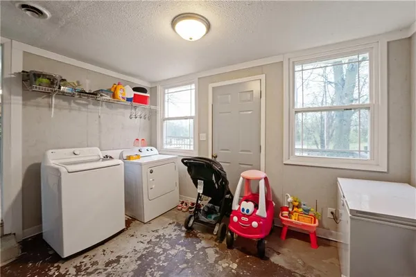 $160,000 | 307 Ridge Street, Sweet Springs, MO 65351