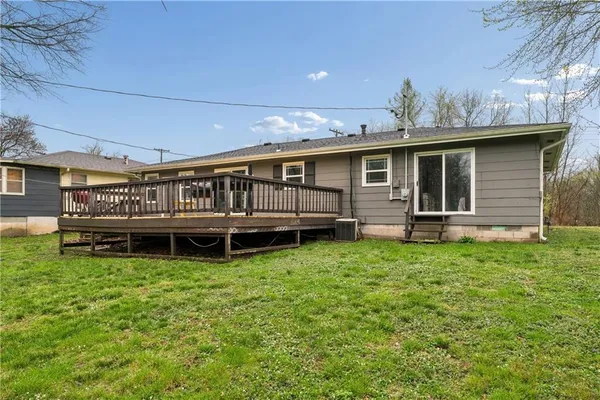 $160,000 | 307 Ridge Street, Sweet Springs, MO 65351