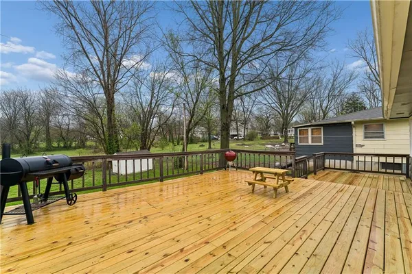 $160,000 | 307 Ridge Street, Sweet Springs, MO 65351