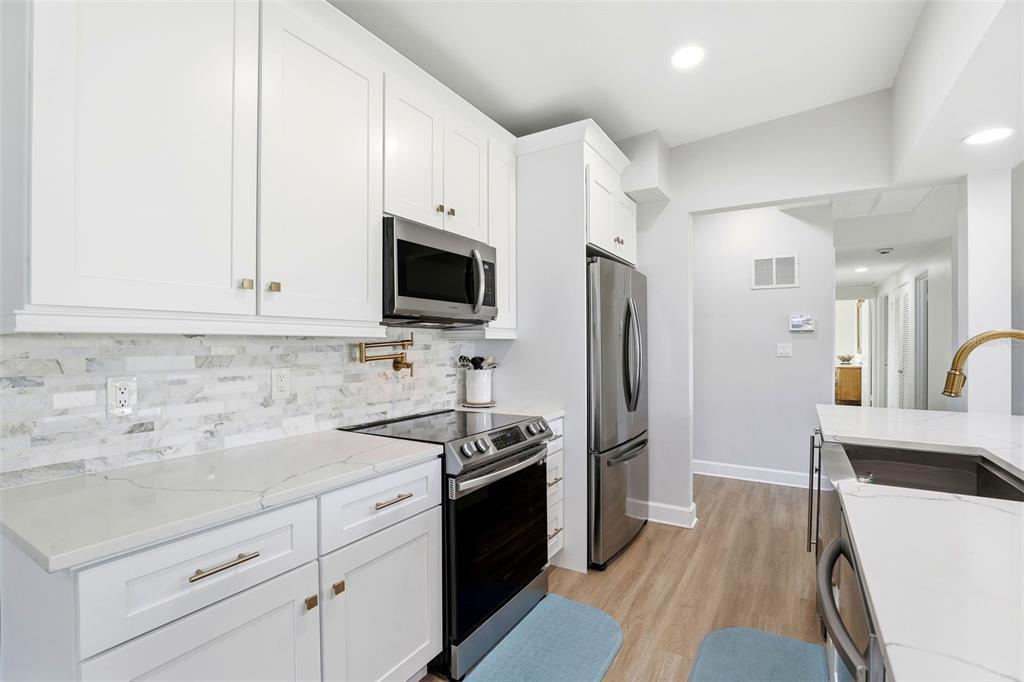 2705 Gulfstream Road Orlando, FL 32805 - Photo 14 of 32