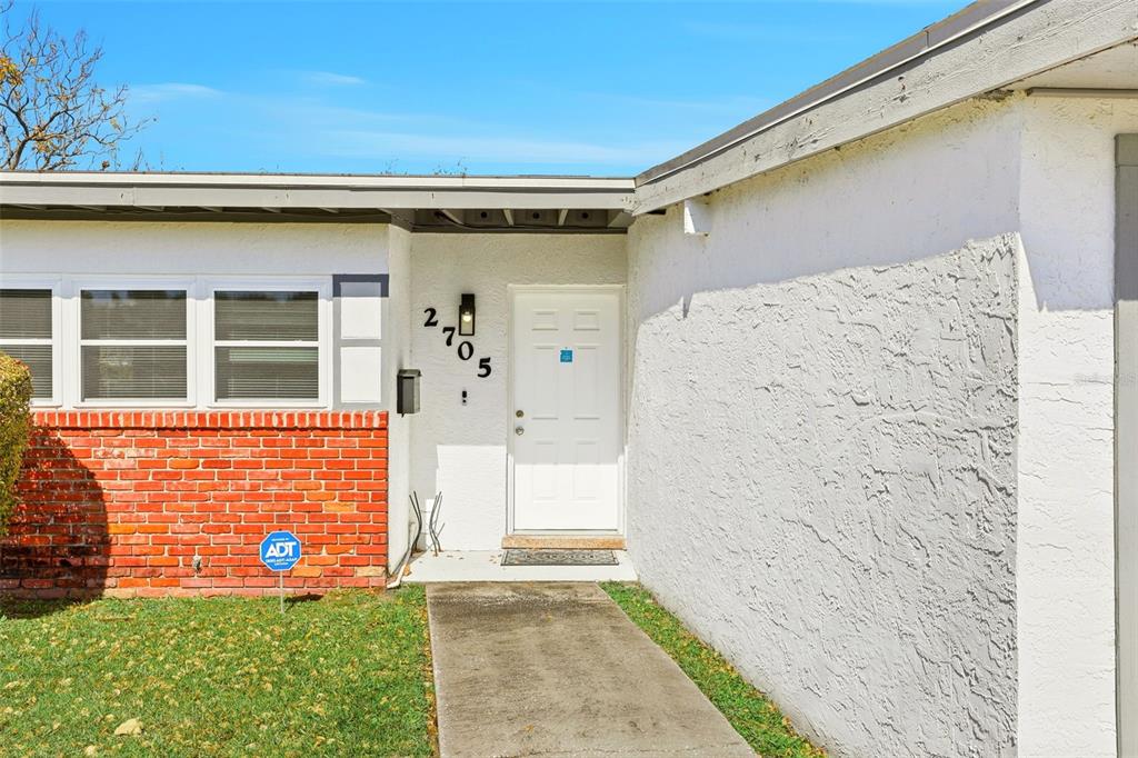 2705 Gulfstream Road Orlando, FL 32805 - Photo 3 of 32