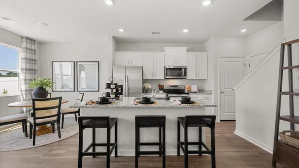 $450,000 | 1939 Aztec Avenue, Shakopee, MN 55379