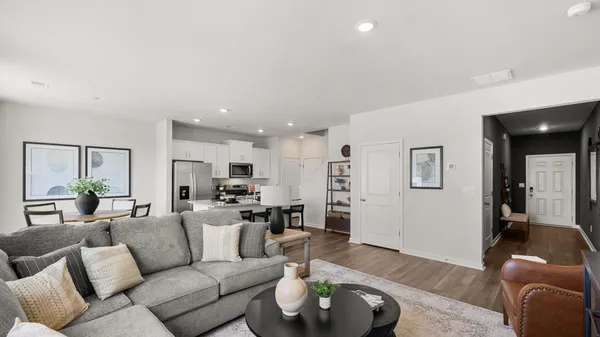 $450,000 | 1939 Aztec Avenue, Shakopee, MN 55379