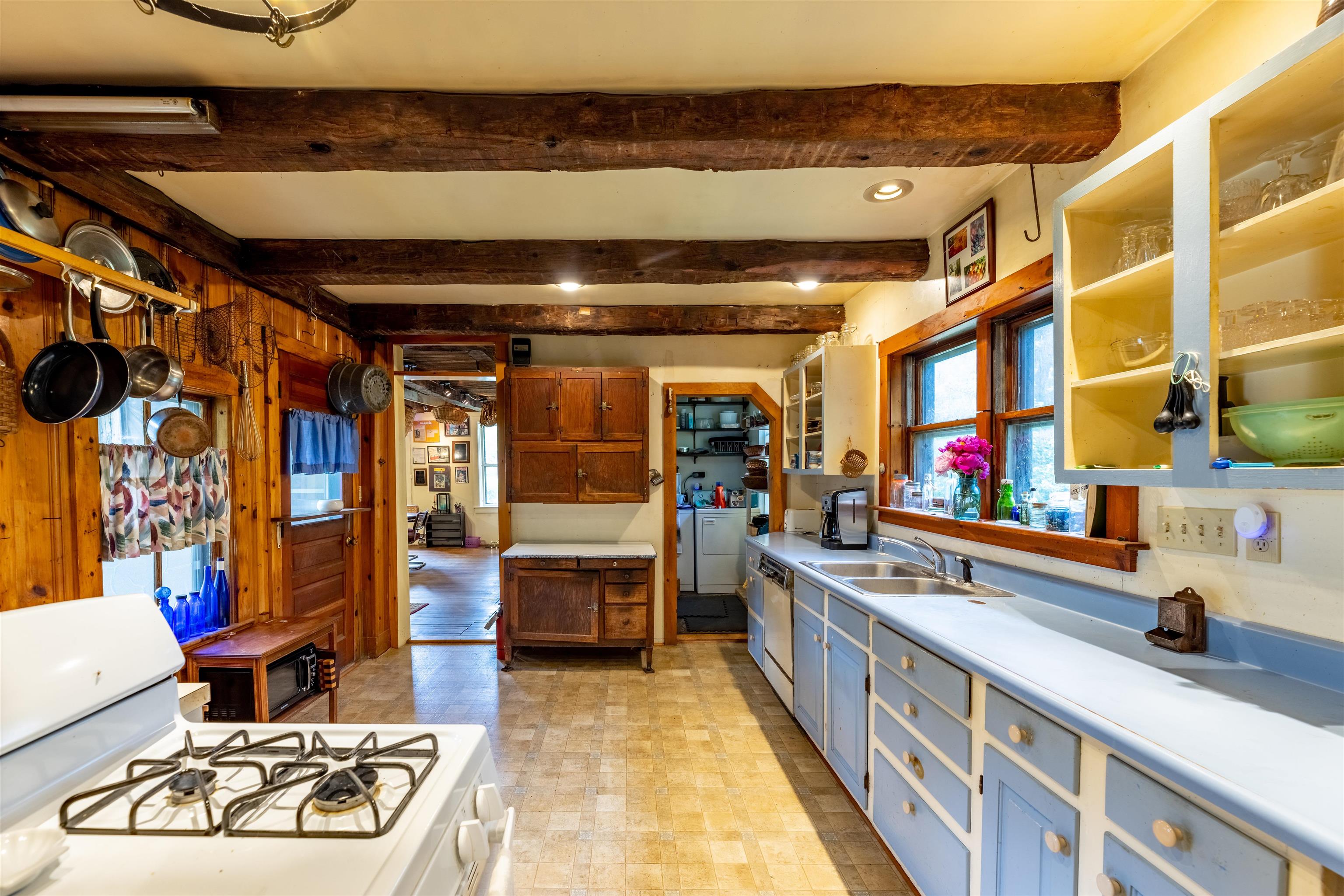 4478 Howe Hill Road Sharon, VT 05068 - Photo 4 of 15 Gallery Image 4