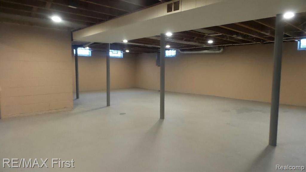 18418 Beverly Road Beverly Hills, MI 48025 - Photo 19 of 19