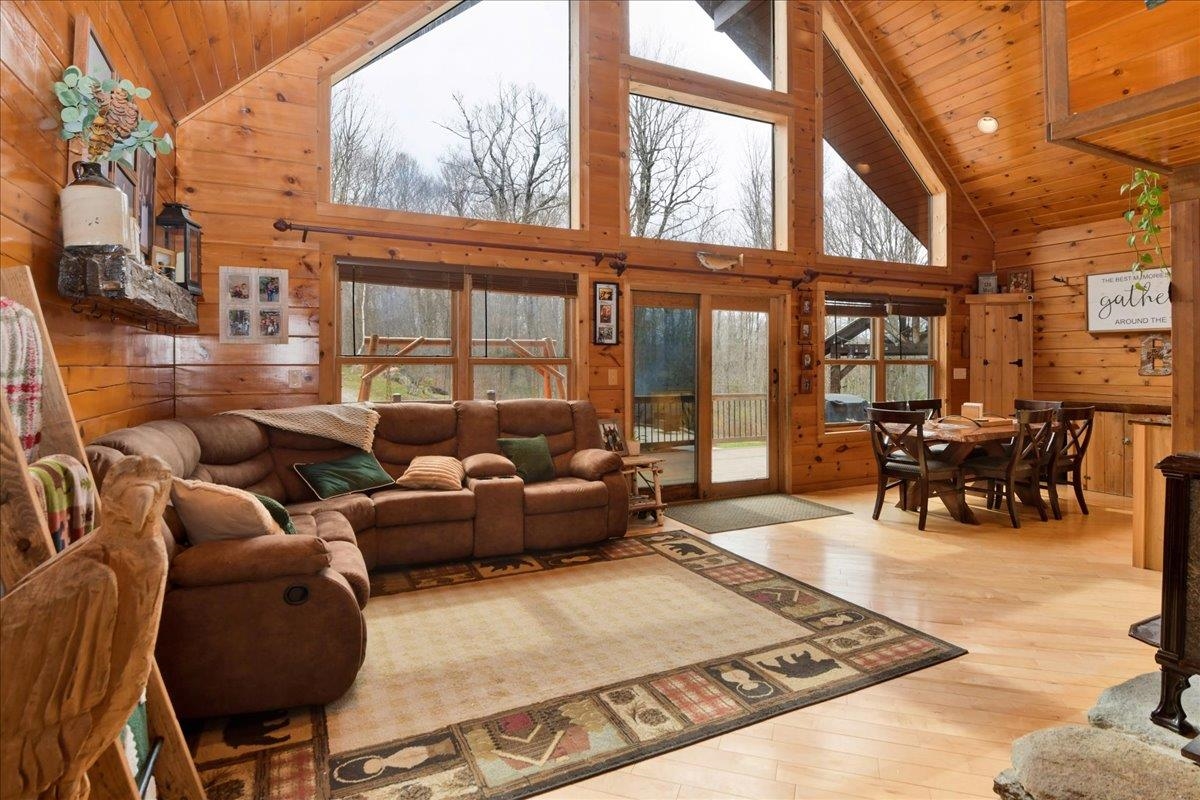 487 Rue Madeline Readsboro, VT 05350 - Photo 12 of 54