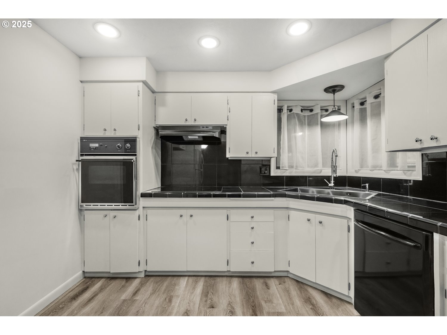 4160 Cordon Road Northeast Salem, OR 97305 - Photo 12 of 43 a kitchen with cabinets and stainless steel appliances