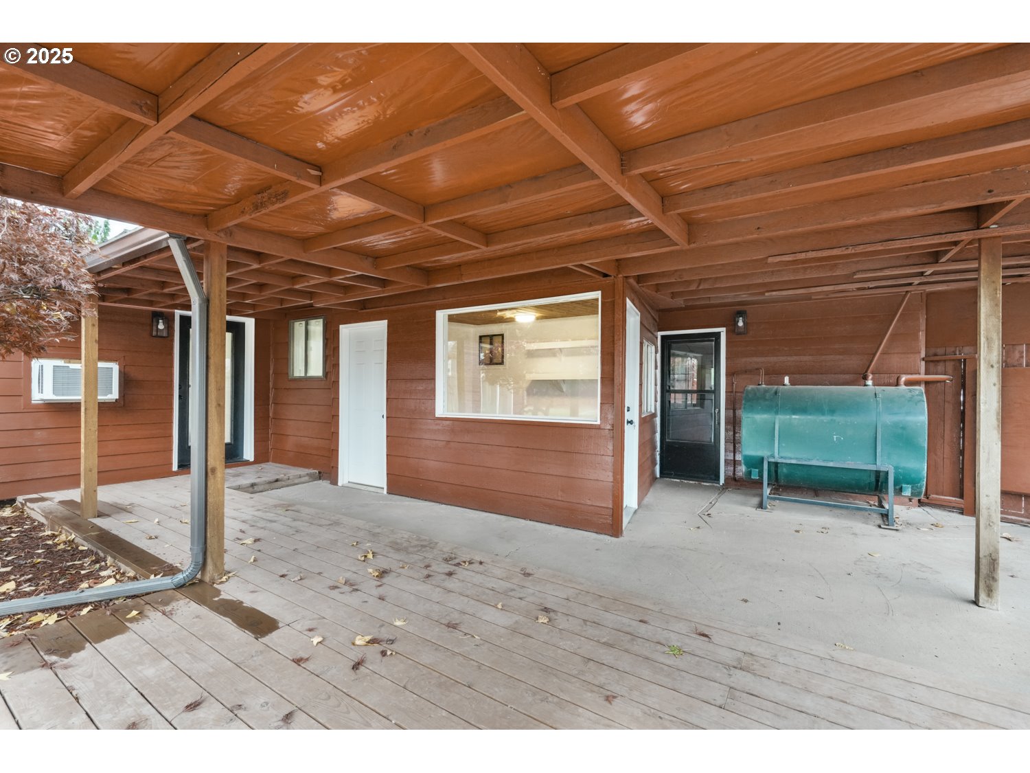 4160 Cordon Road Northeast Salem, OR 97305 - Photo 18 of 43 a view of an empty room with wooden floor and a ceiling fan