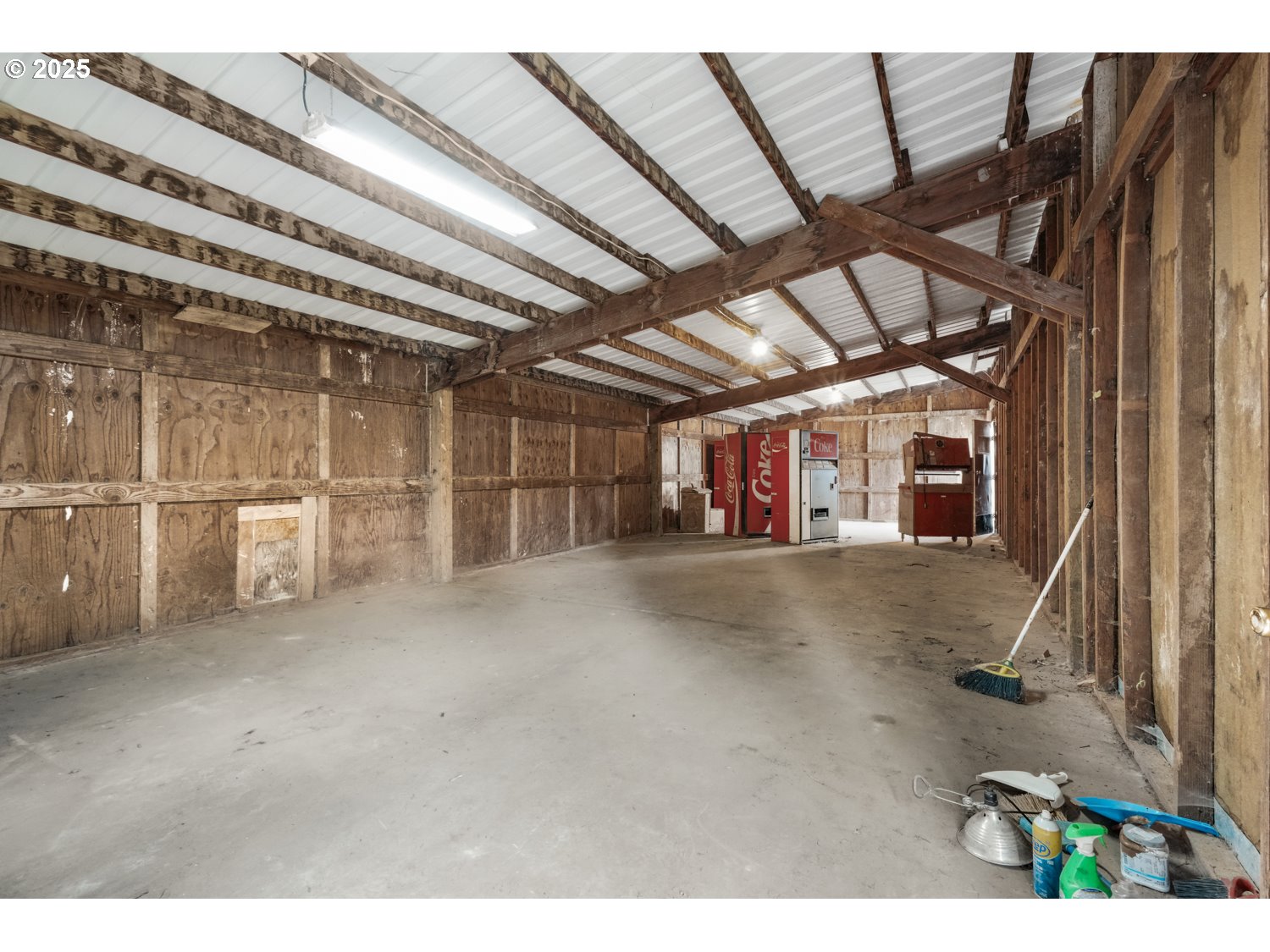 4160 Cordon Road Northeast Salem, OR 97305 - Photo 35 of 43 a view of an empty room with wooden floor