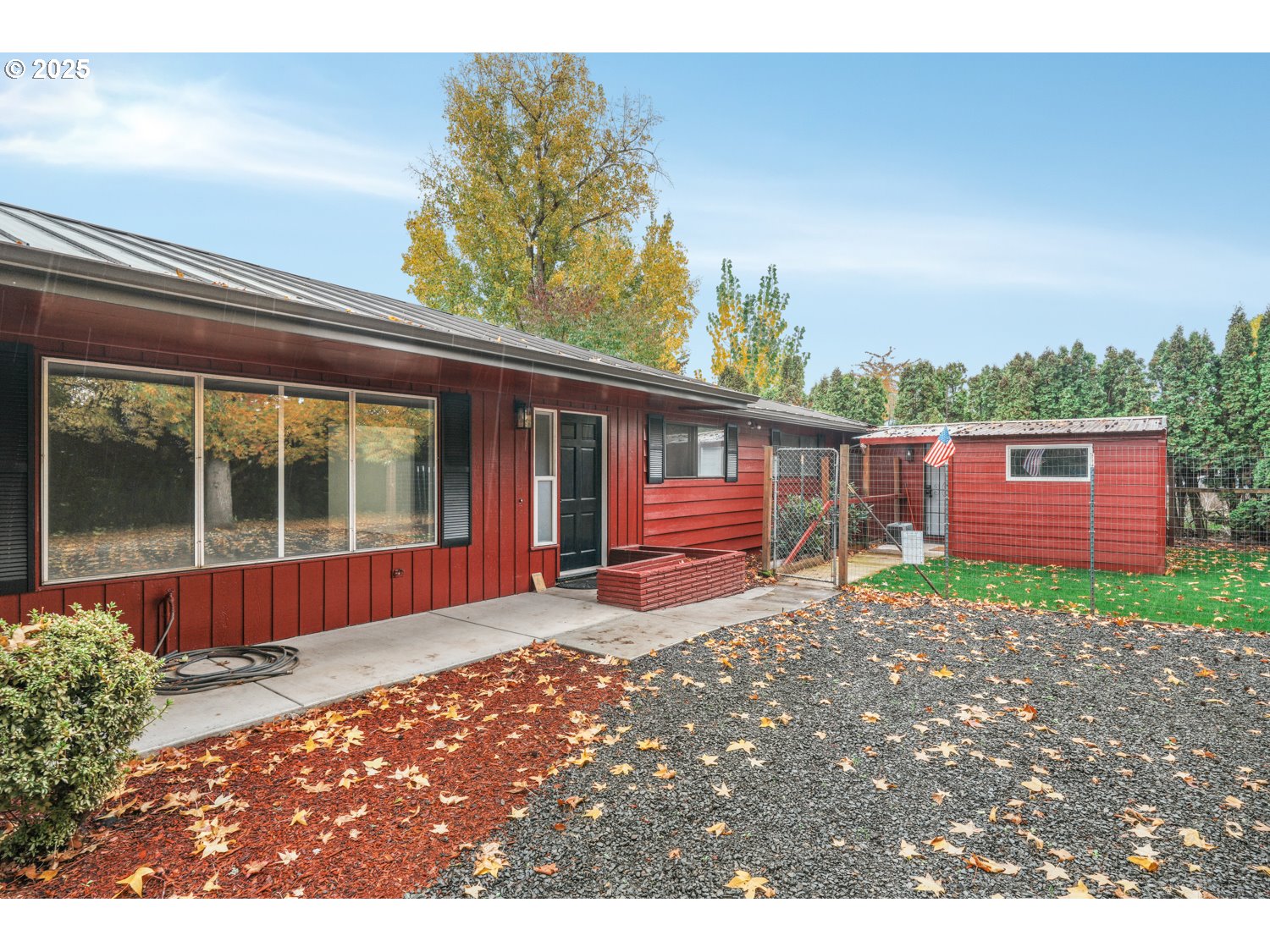 4160 Cordon Road Northeast Salem, OR 97305 - Photo 41 of 43 a house view with a sitting space