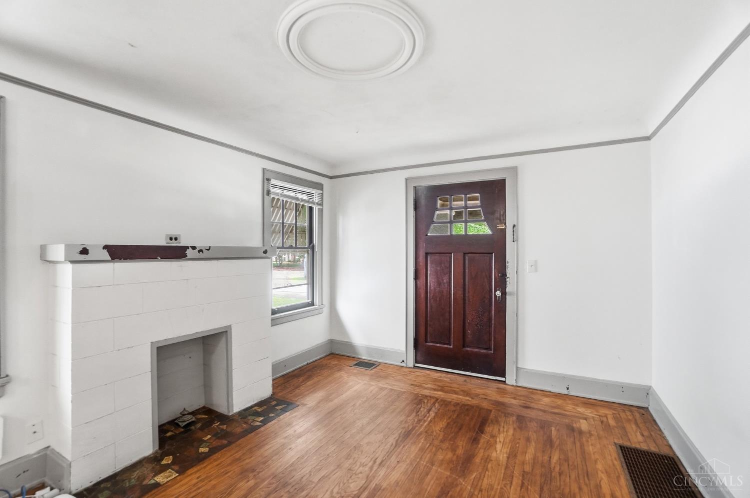 6644 Murray Road Cincinnati, OH 45227 - Photo 4 of 29