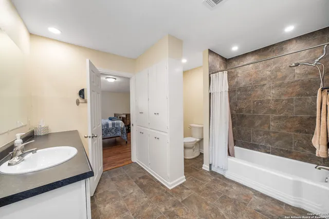 $2,200 | 132 Harriett Drive, San Antonio, TX 78216