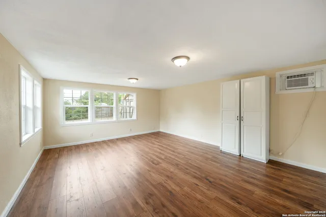 $2,200 | 132 Harriett Drive, San Antonio, TX 78216