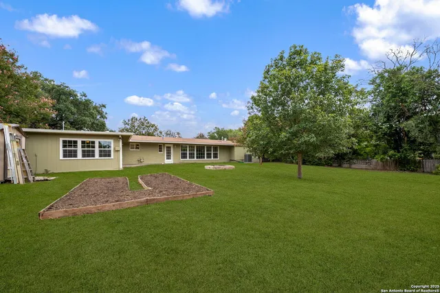 $2,200 | 132 Harriett Drive, San Antonio, TX 78216