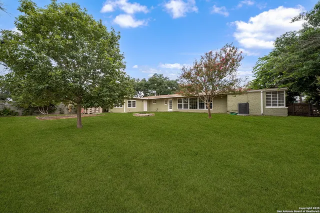$2,200 | 132 Harriett Drive, San Antonio, TX 78216